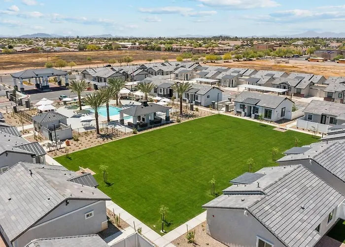 Gleaming Contemporary In With Pool,bbq Apartment