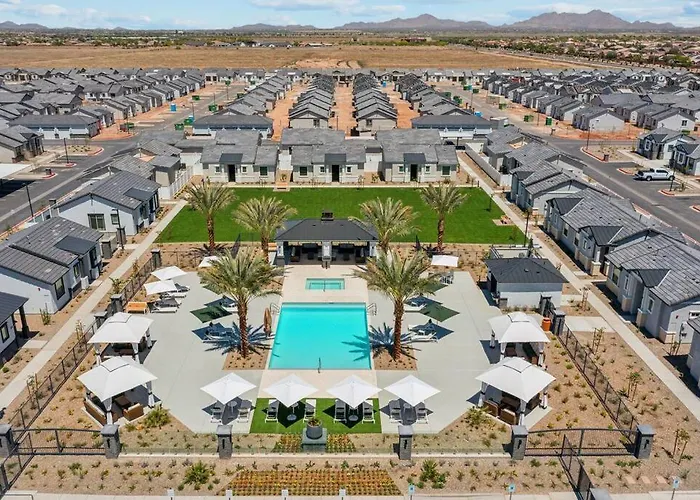 Gleaming Contemporary In With Pool,bbq * Buckeye
